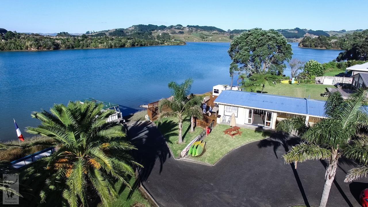 Raglan Palm Beach Motel Εξωτερικό φωτογραφία