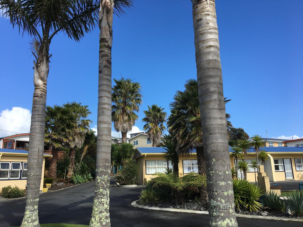 Raglan Palm Beach Motel Εξωτερικό φωτογραφία
