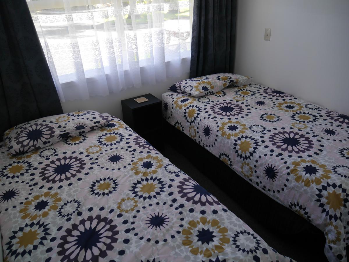 Raglan Palm Beach Motel Εξωτερικό φωτογραφία