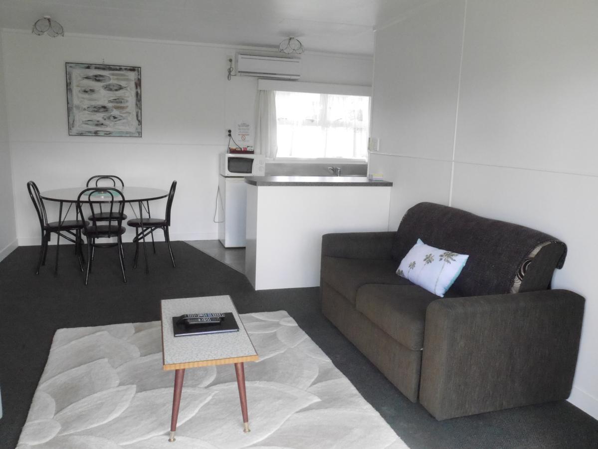 Raglan Palm Beach Motel Εξωτερικό φωτογραφία
