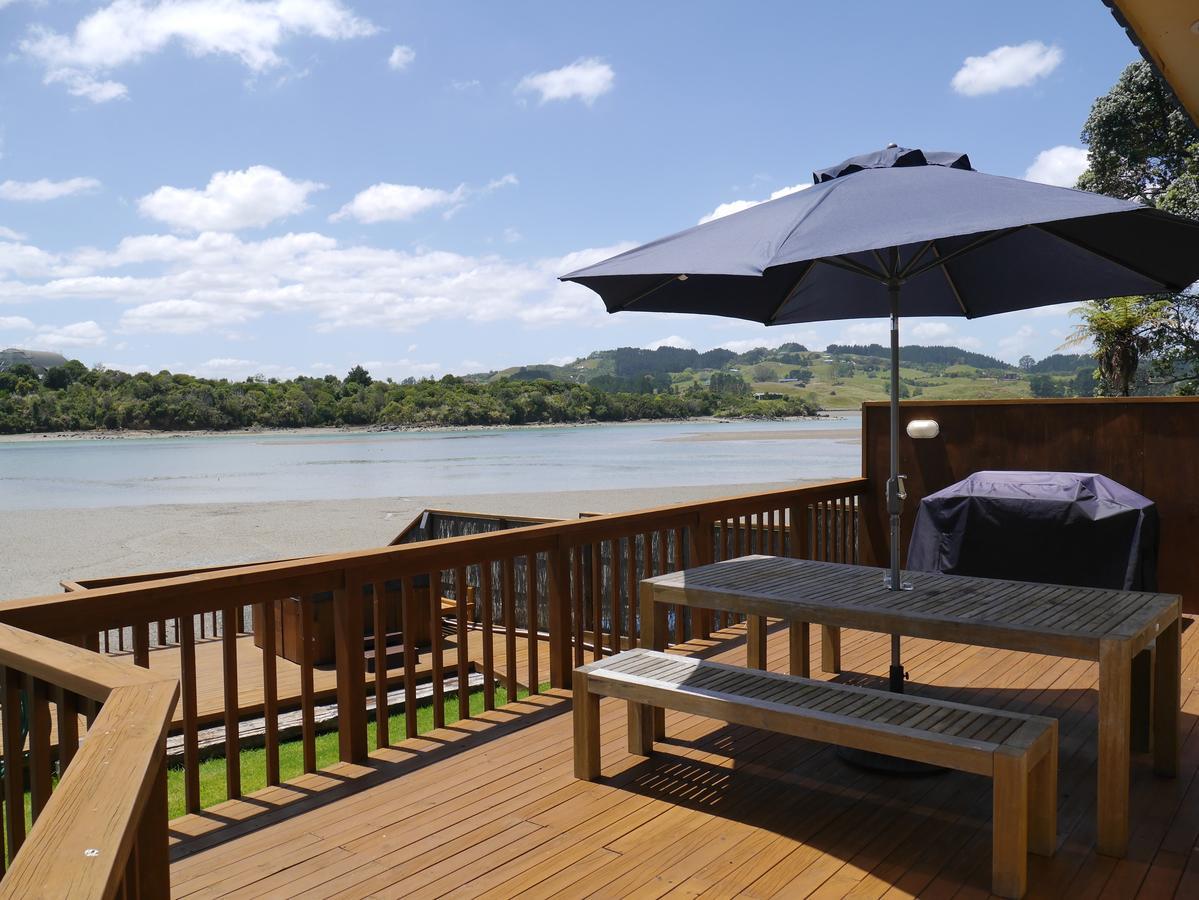 Raglan Palm Beach Motel Εξωτερικό φωτογραφία