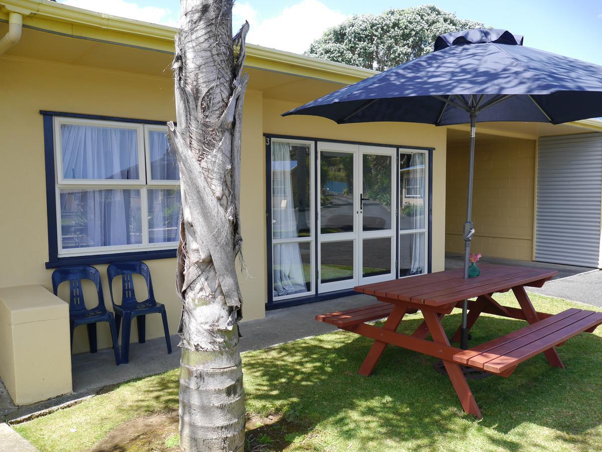 Raglan Palm Beach Motel Εξωτερικό φωτογραφία