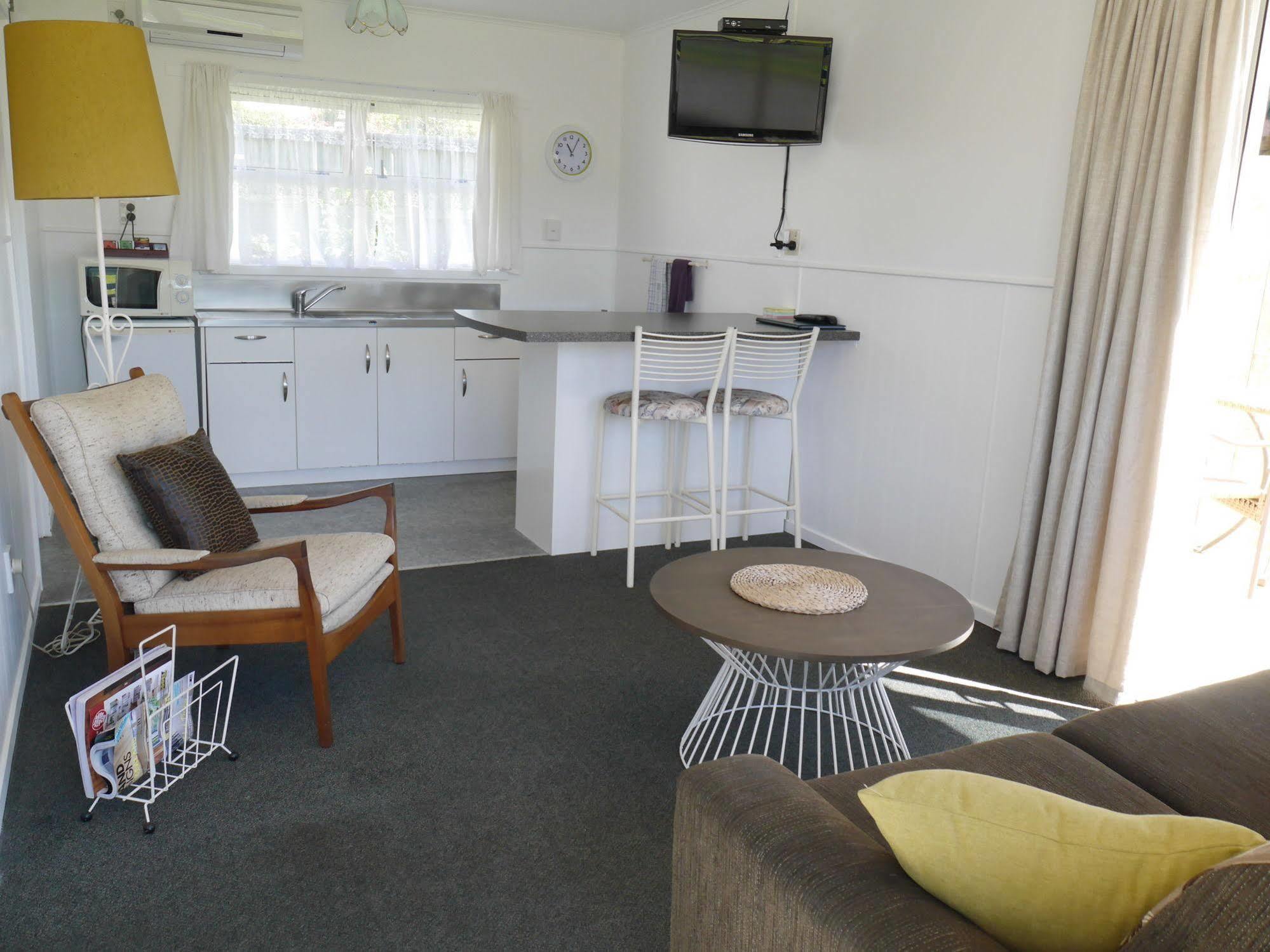 Raglan Palm Beach Motel Εξωτερικό φωτογραφία