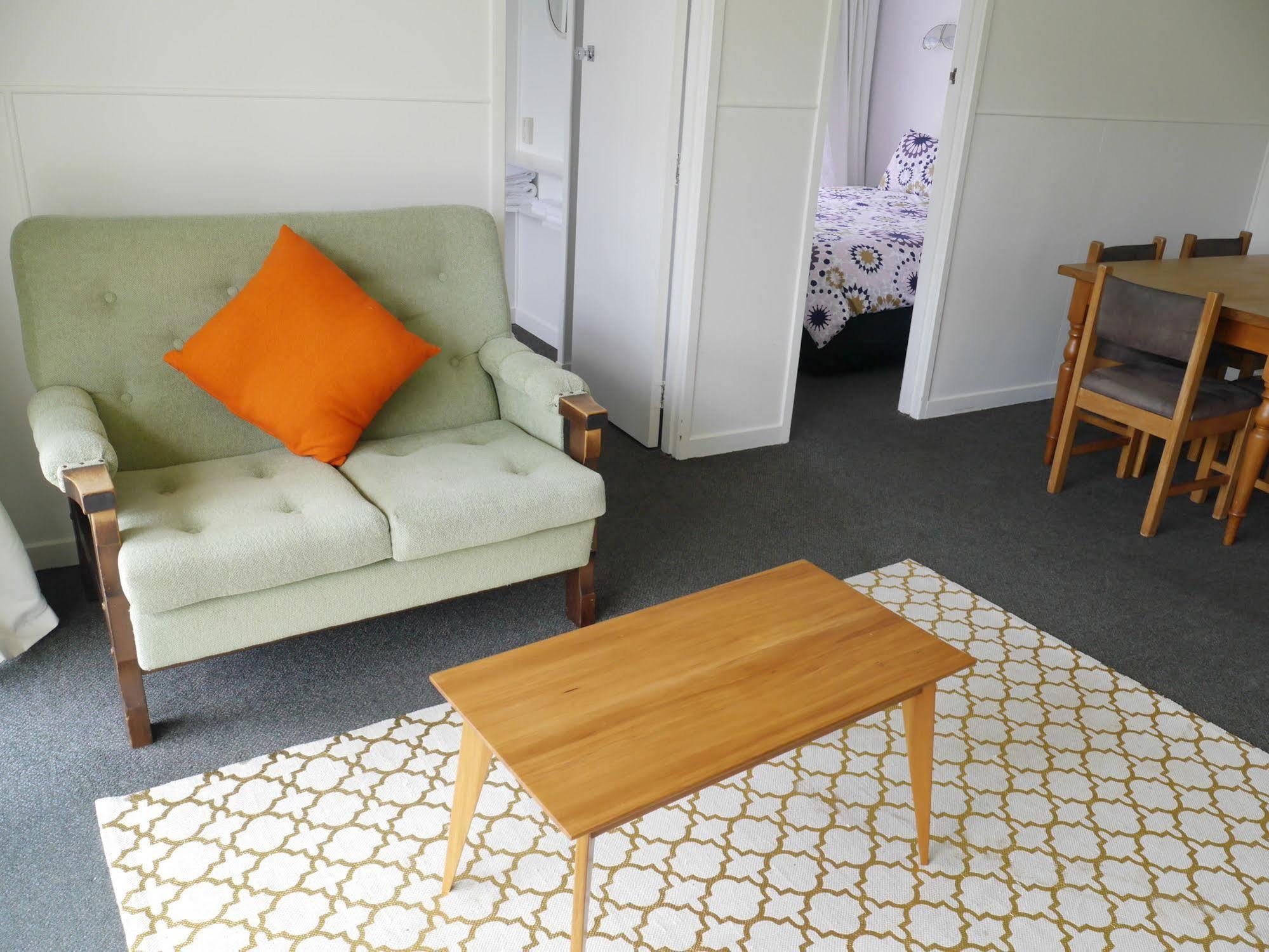 Raglan Palm Beach Motel Εξωτερικό φωτογραφία