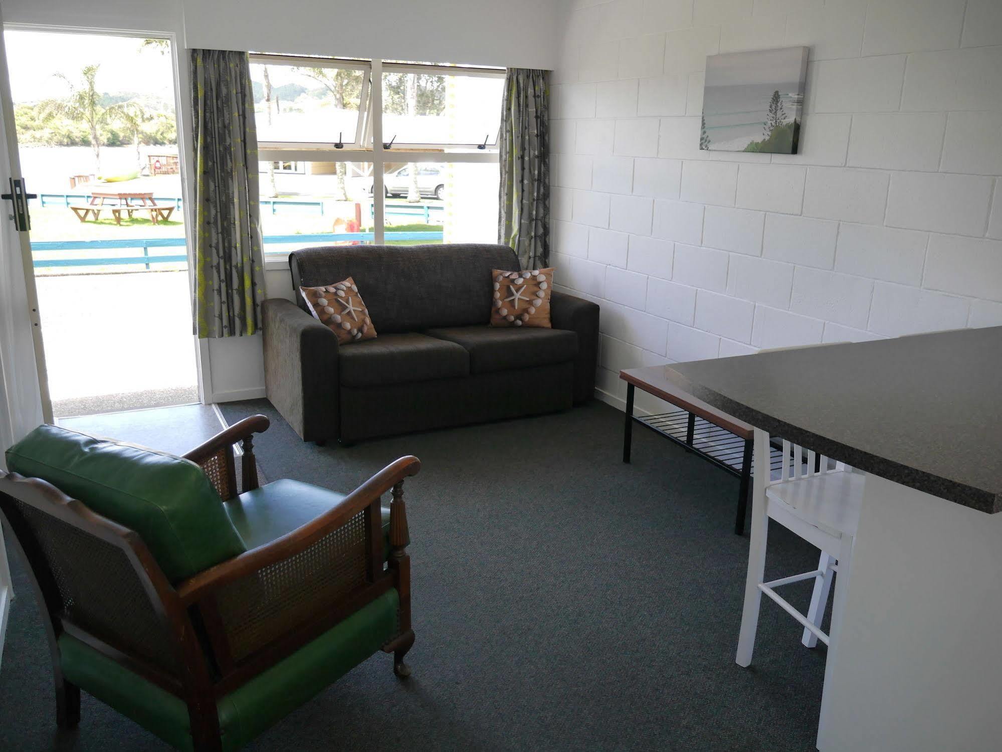 Raglan Palm Beach Motel Εξωτερικό φωτογραφία