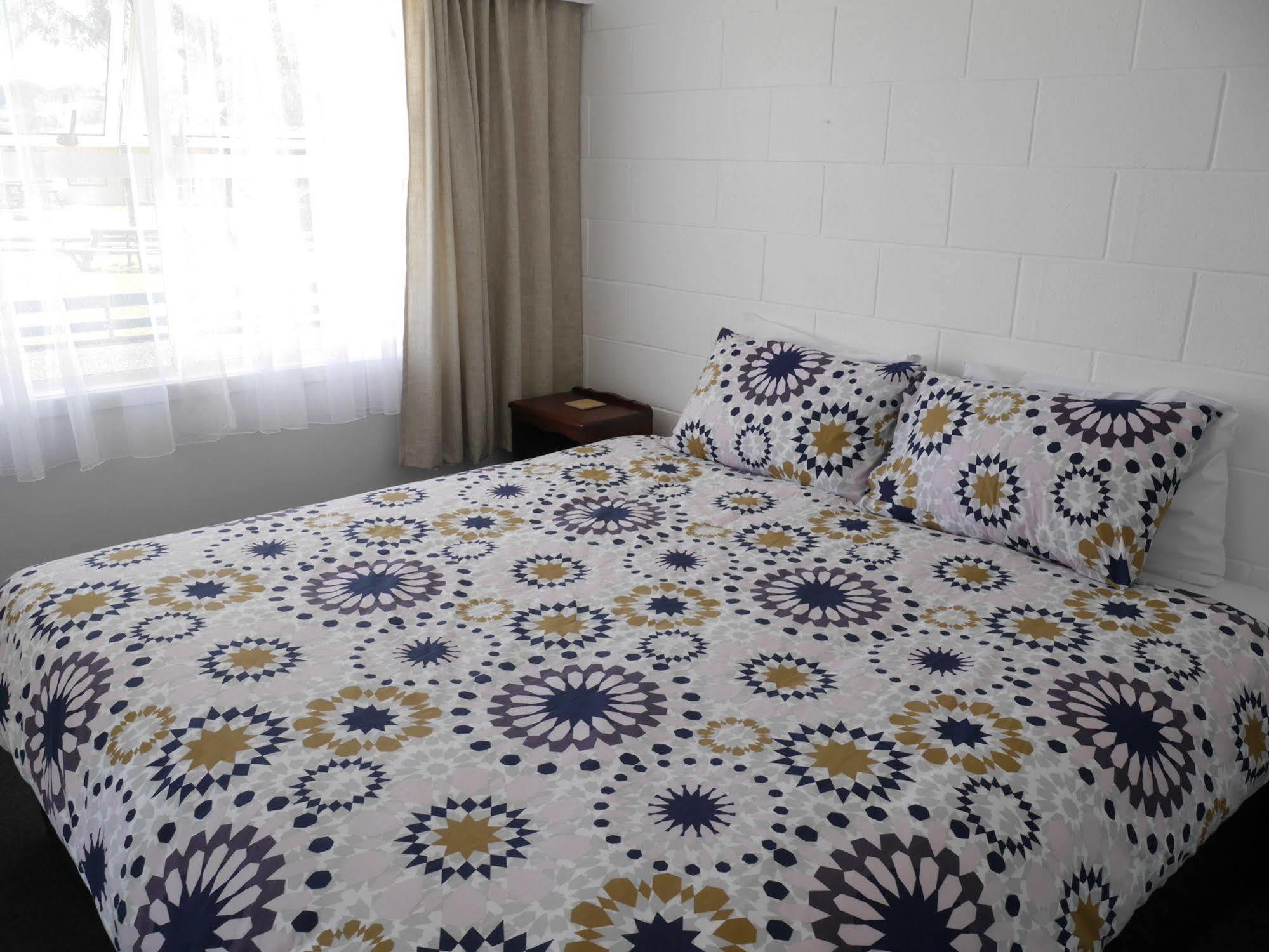 Raglan Palm Beach Motel Εξωτερικό φωτογραφία