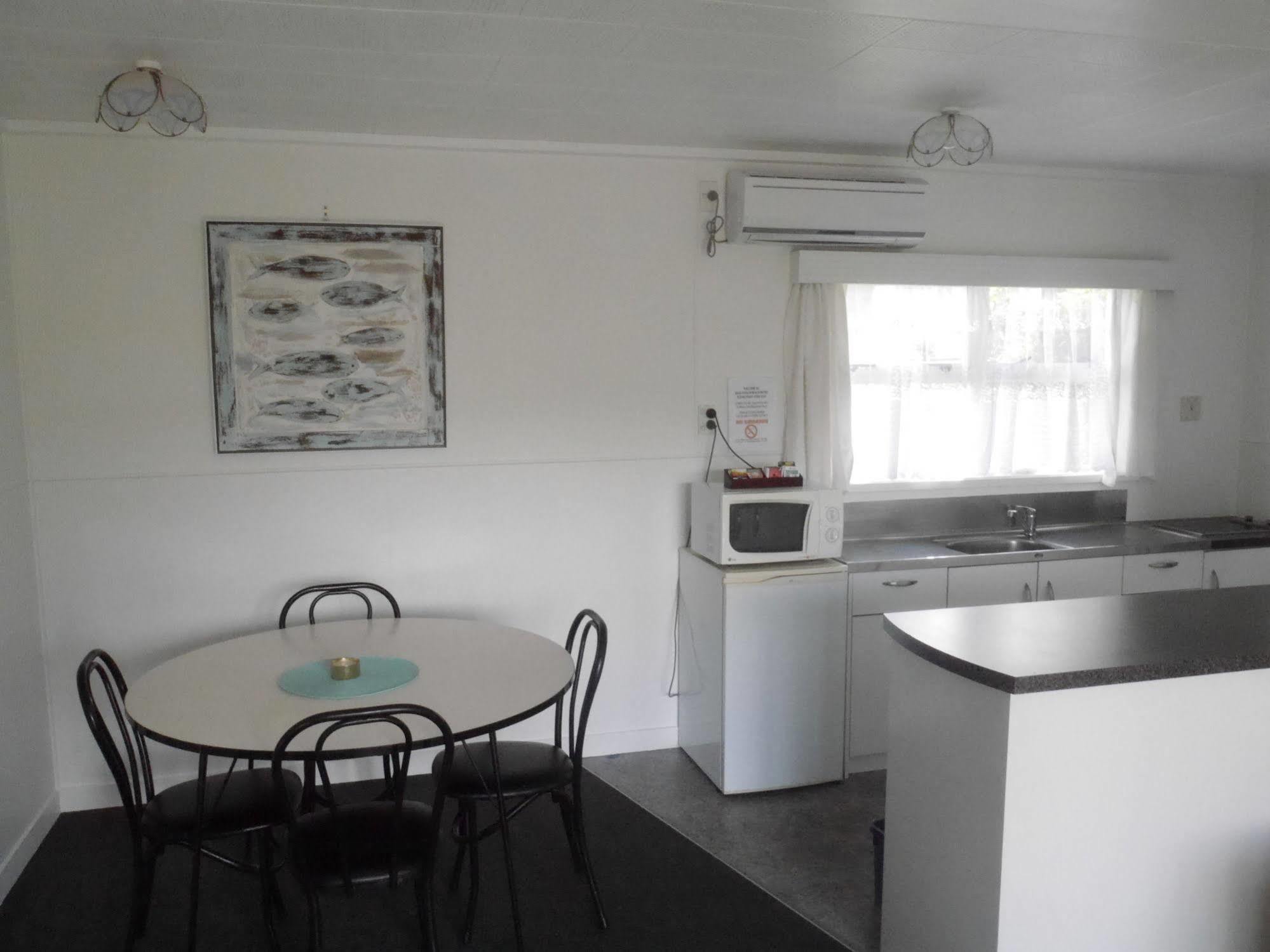 Raglan Palm Beach Motel Εξωτερικό φωτογραφία